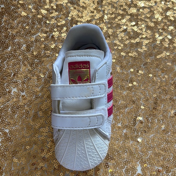 Adidas in Superstars - Picture 2 of 5